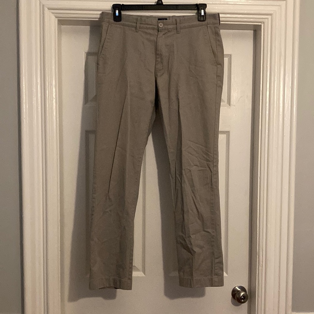 J Crew Men’s Sutton Pant in Gray.